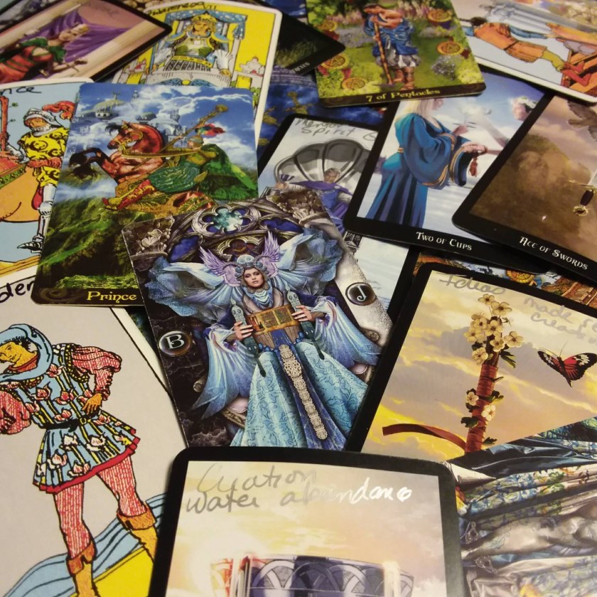 photo by the author of scattered tarot cards